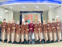 Peringati Hari Kartini, Pekerja BRI Branch Office Kalimalang Tampil Anggun dengan Busana Nasional