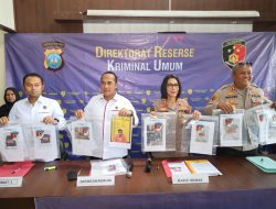 DITRESKRIMUM POLDA KEPRI UNGKAP KASUS PEMBUNUHAN PEREMPUAN DI LINGGA